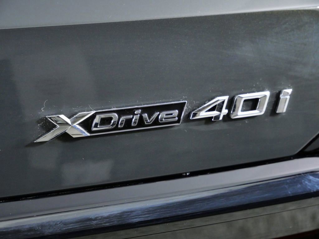 Thumbnail: 2026 BMW X7 - 21