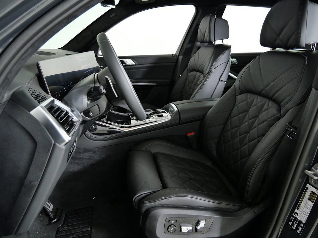 Thumbnail: 2026 BMW X7 - 39