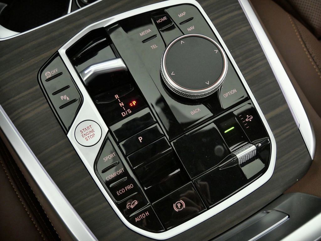 Thumbnail: 2026 BMW X7 - 49