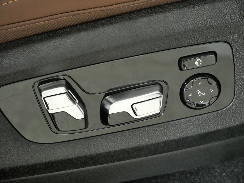 Thumbnail: 2026 BMW X7 - 28