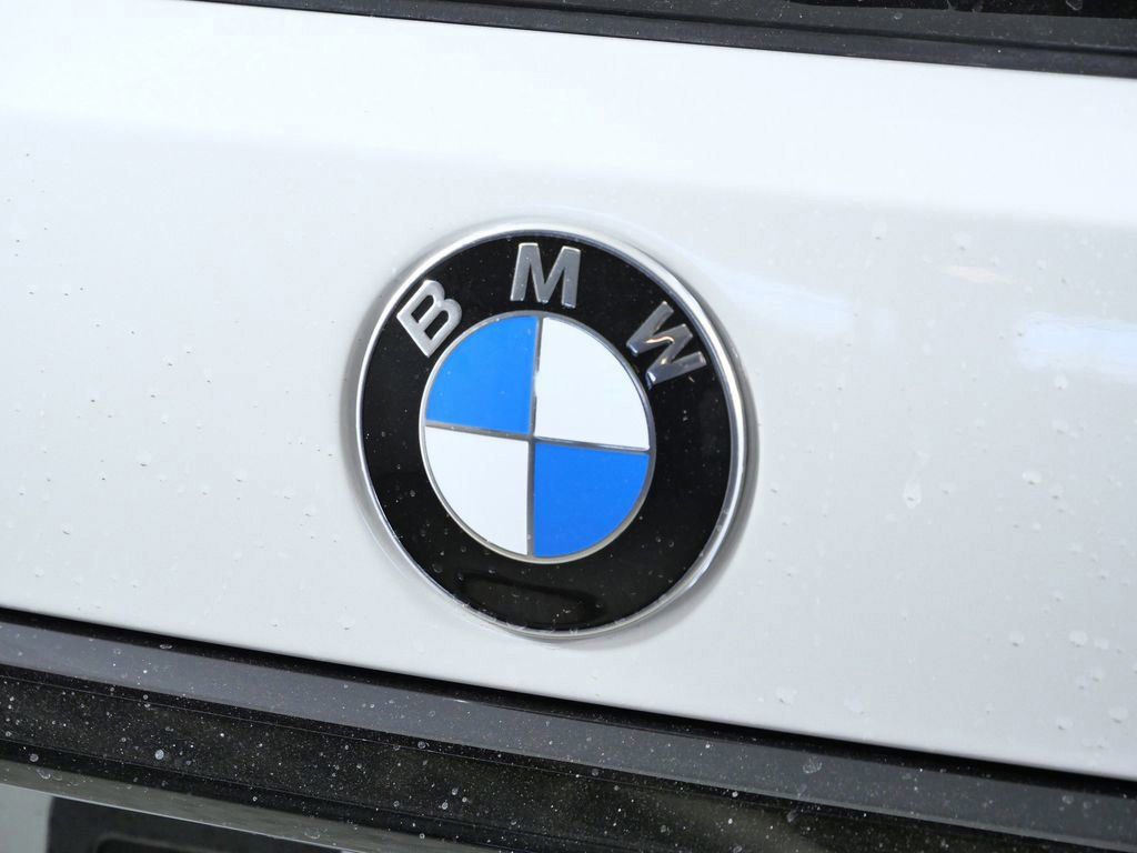 Thumbnail: 2026 BMW X7 - 21