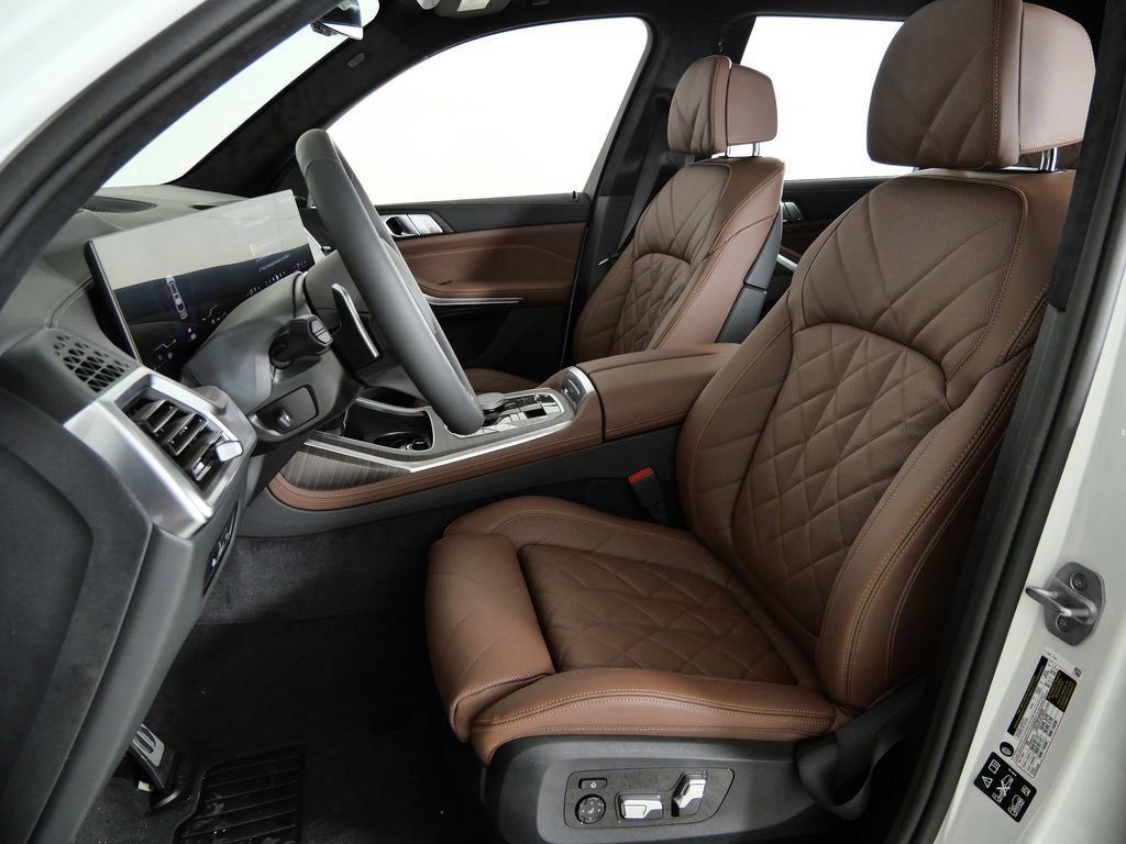 Thumbnail: 2026 BMW X7 - 41