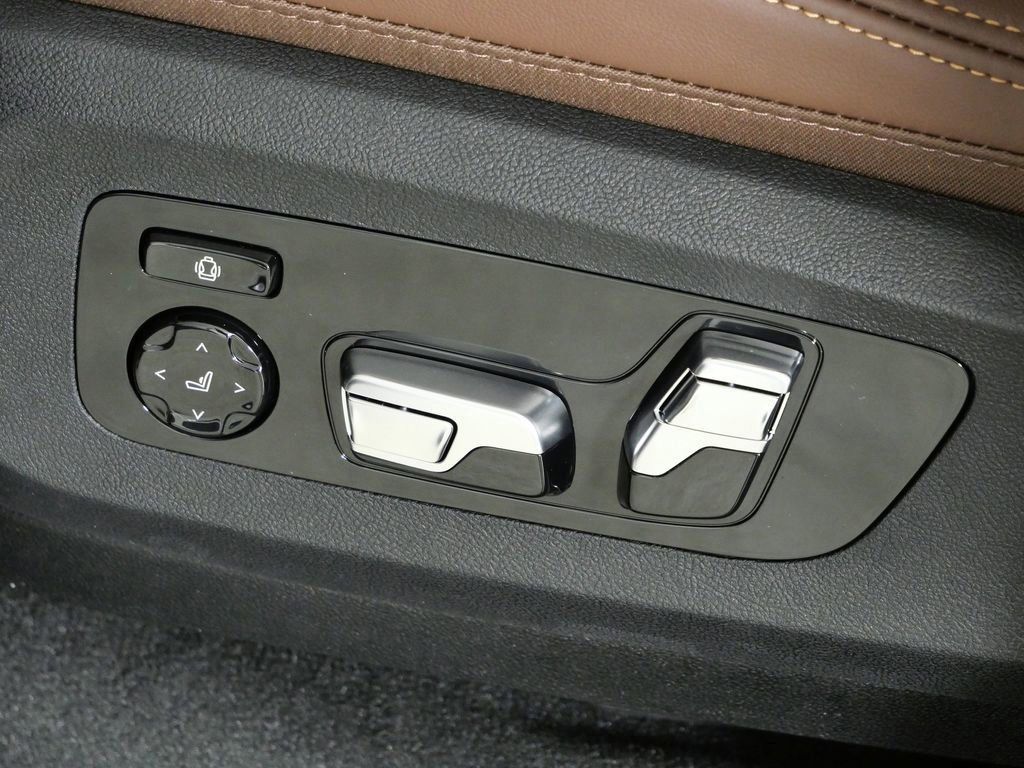 Thumbnail: 2026 BMW X7 - 43