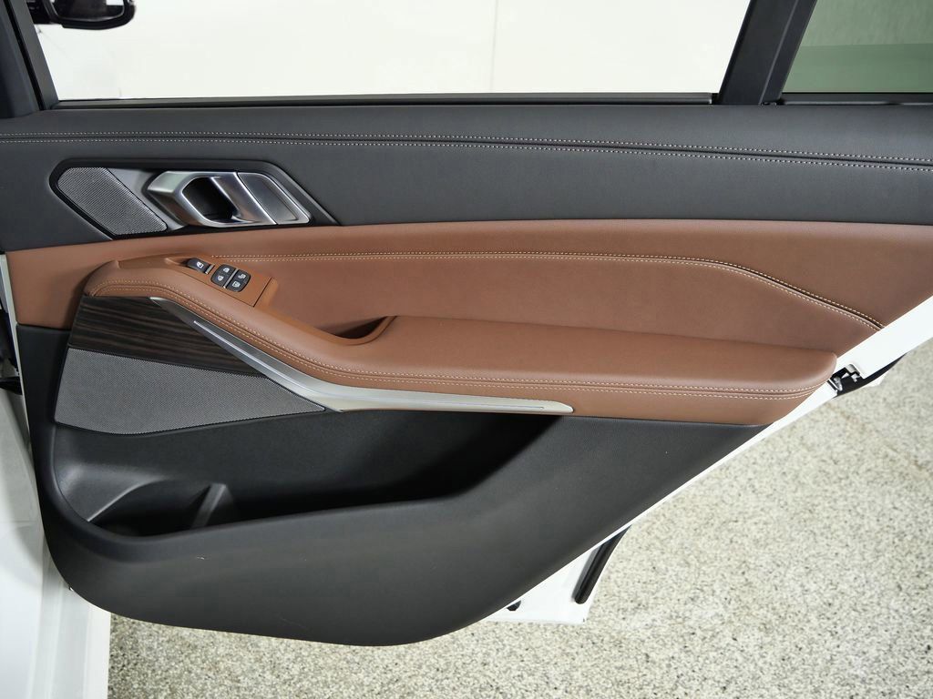 Thumbnail: 2026 BMW X7 - 31