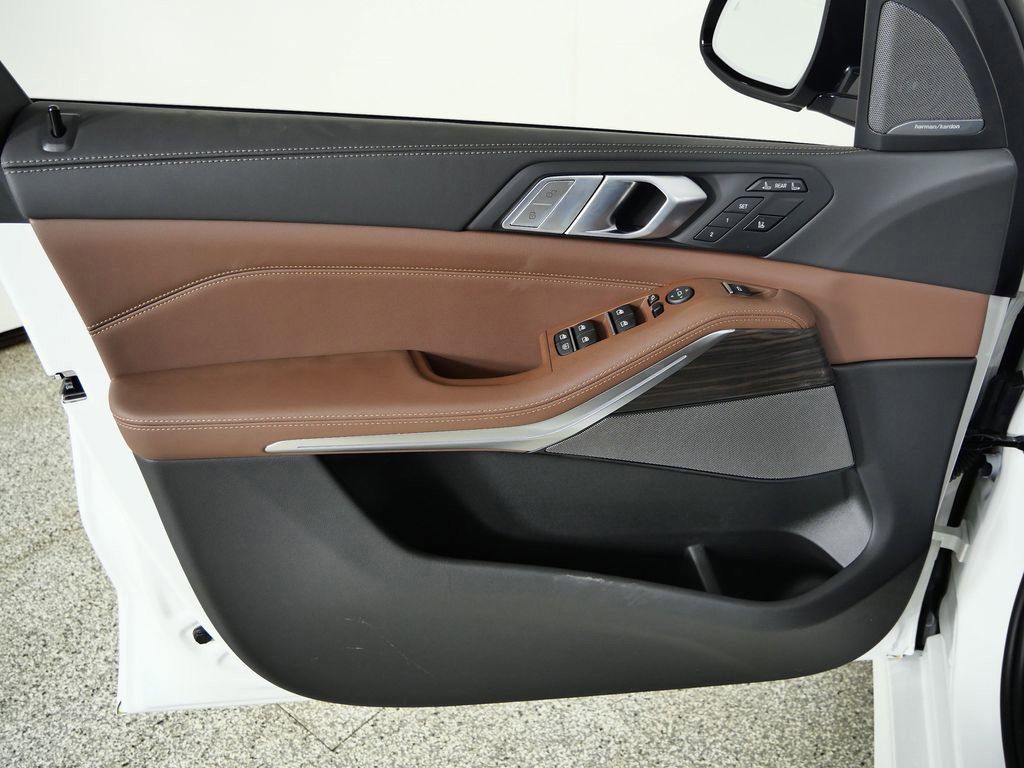 Thumbnail: 2026 BMW X7 - 39