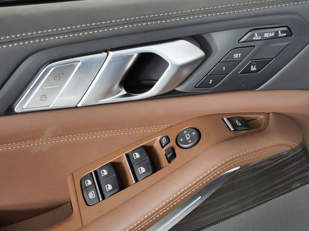 Thumbnail: 2026 BMW X7 - 42