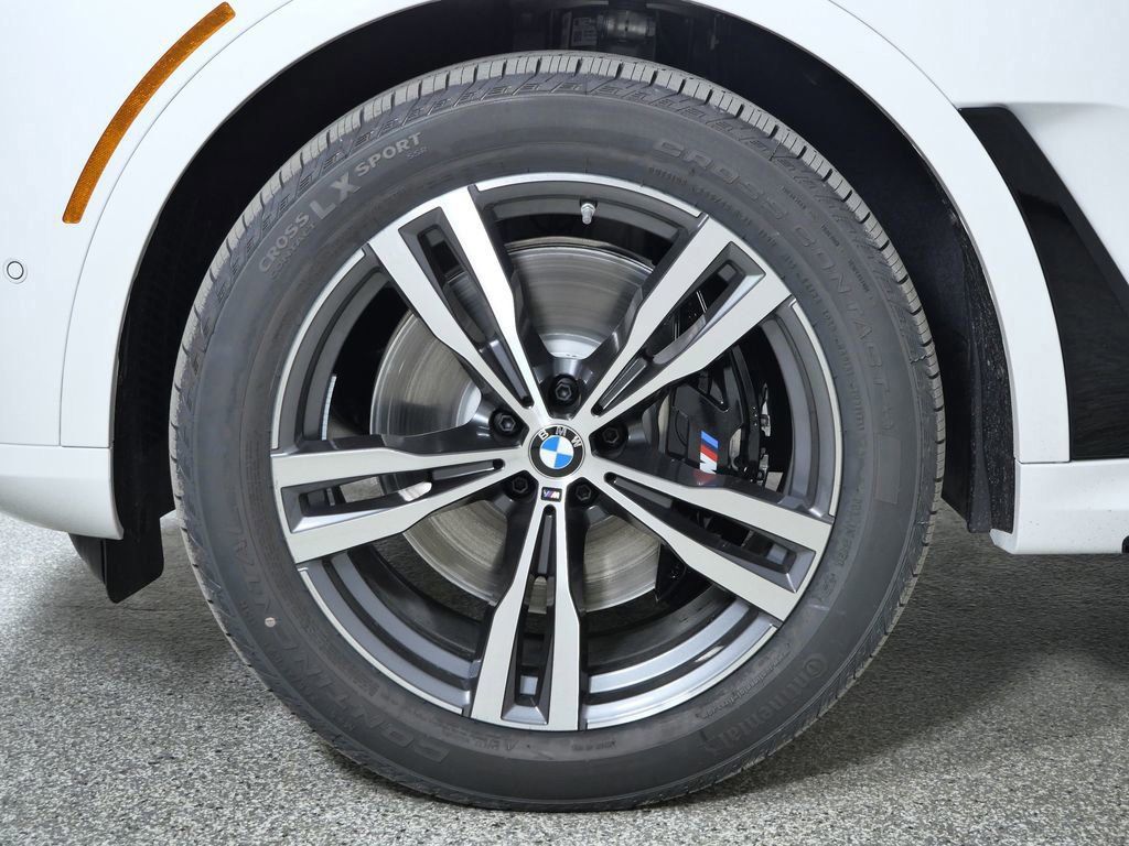 Thumbnail: 2026 BMW X7 - 25