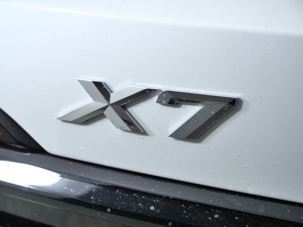 Thumbnail: 2026 BMW X7 - 23