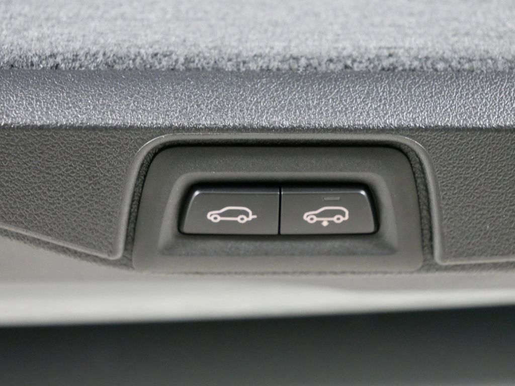 Thumbnail: 2025 BMW X7 - 31