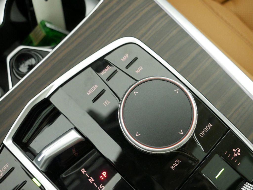 Thumbnail: 2025 BMW X7 - 9