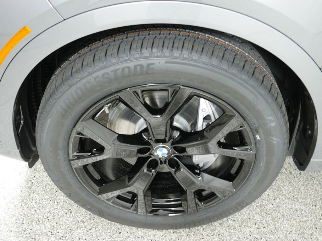 Thumbnail: 2025 BMW X7 - 26