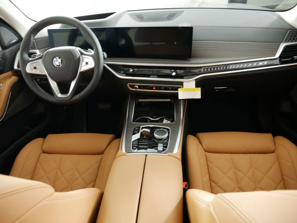 Thumbnail: 2025 BMW X7 - 2