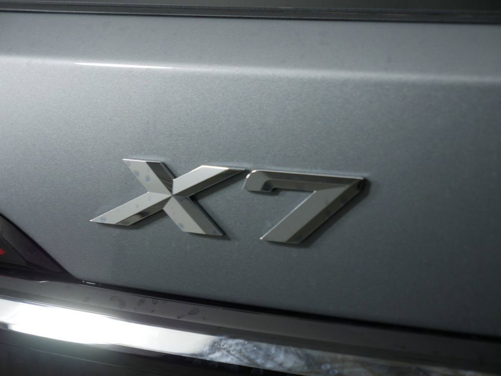 Thumbnail: 2025 BMW X7 - 21