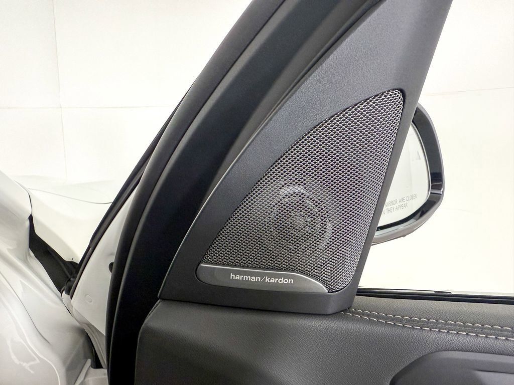 Thumbnail: 2026 BMW X7 - 30