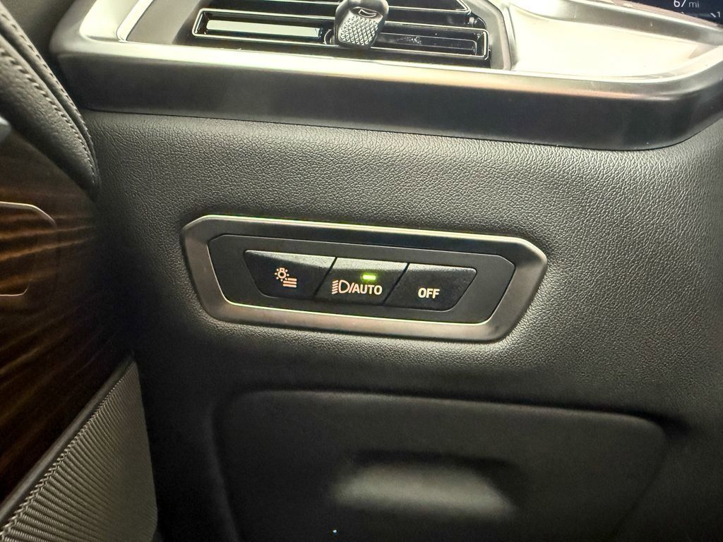 Thumbnail: 2026 BMW X7 - 44