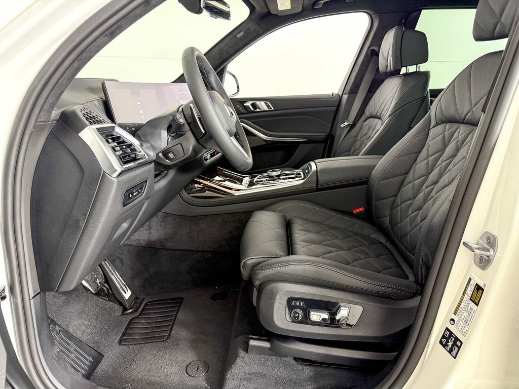 Thumbnail: 2026 BMW X7 - 36