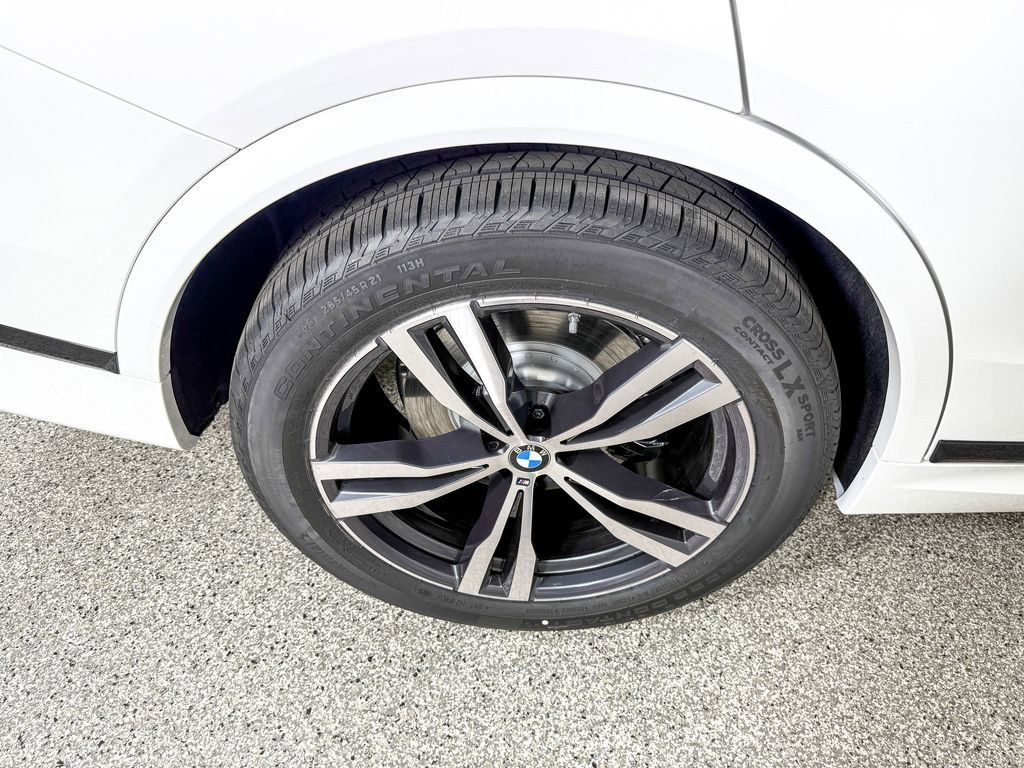Thumbnail: 2026 BMW X7 - 25