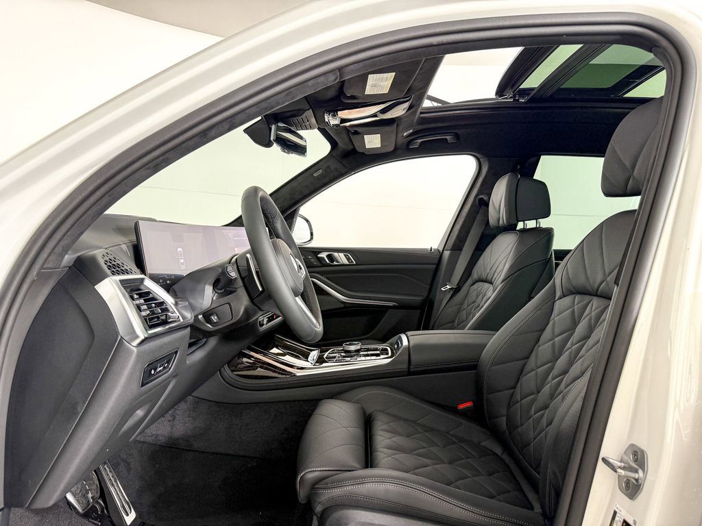 Thumbnail: 2026 BMW X7 - 37