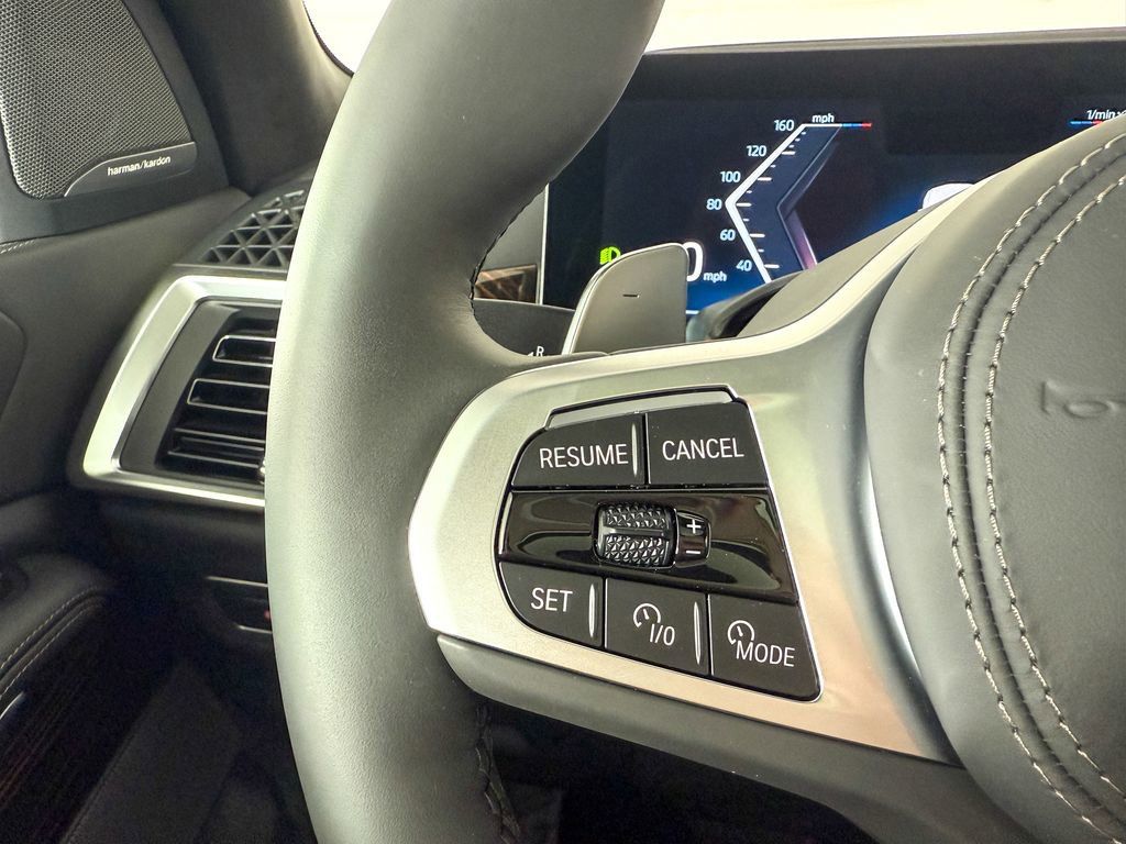 Thumbnail: 2026 BMW X7 - 42