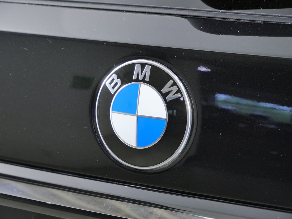 Thumbnail: 2026 BMW X7 - 22