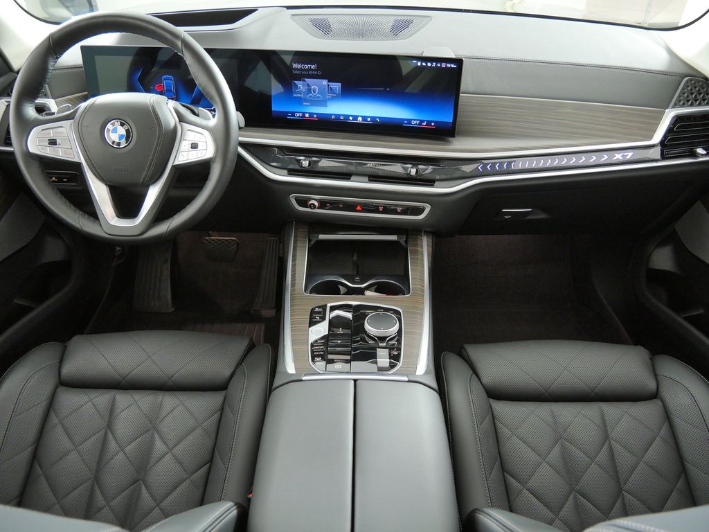 Thumbnail: 2026 BMW X7 - 2
