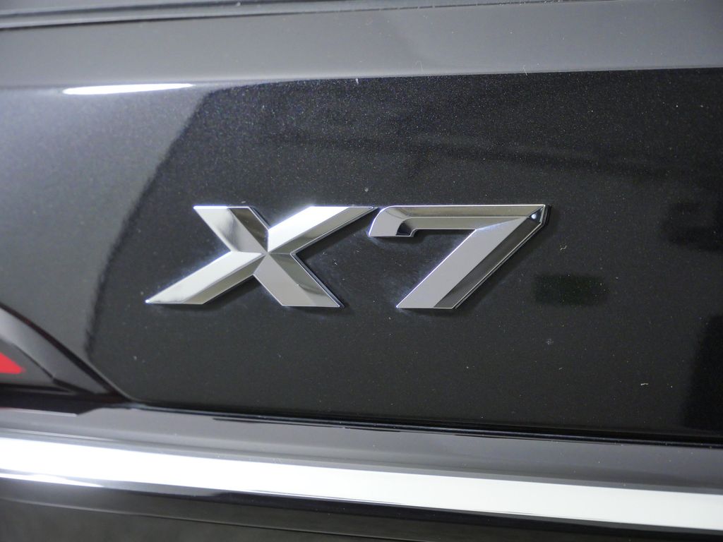 Thumbnail: 2026 BMW X7 - 24