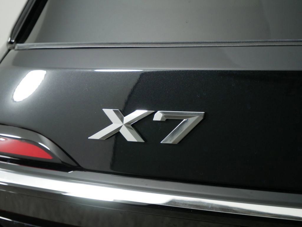 Thumbnail: 2026 BMW X7 - 23
