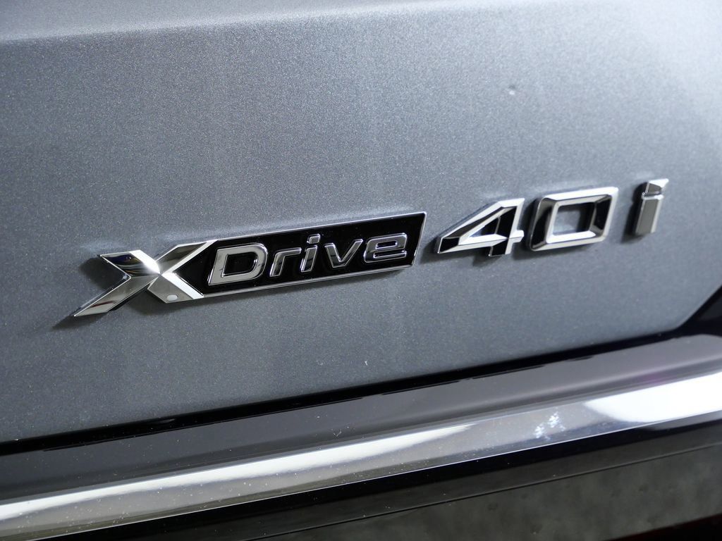 Thumbnail: 2026 BMW X7 - 23