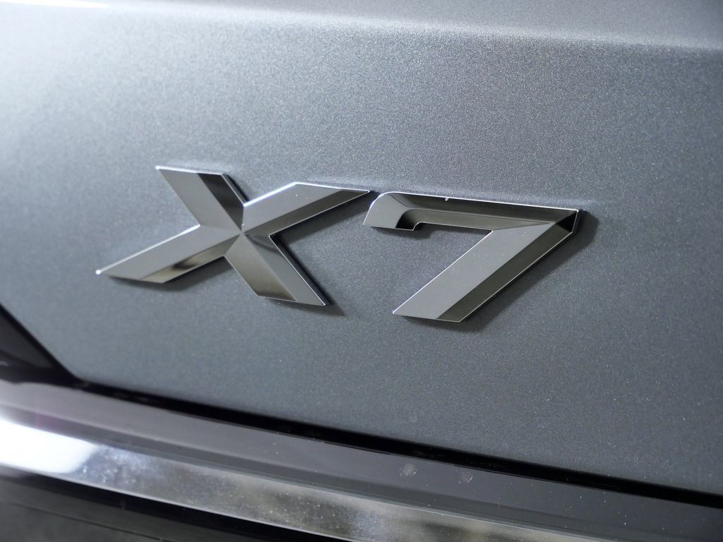 Thumbnail: 2026 BMW X7 - 24