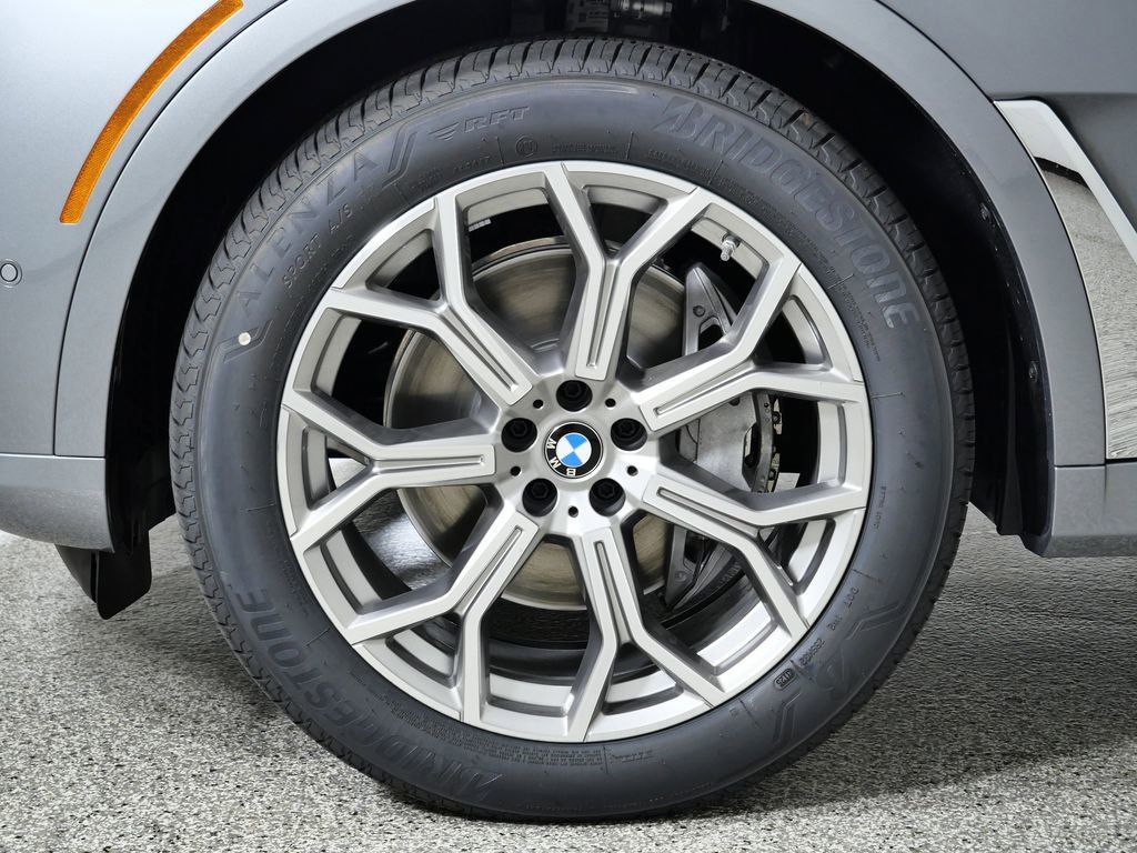 Thumbnail: 2026 BMW X7 - 27