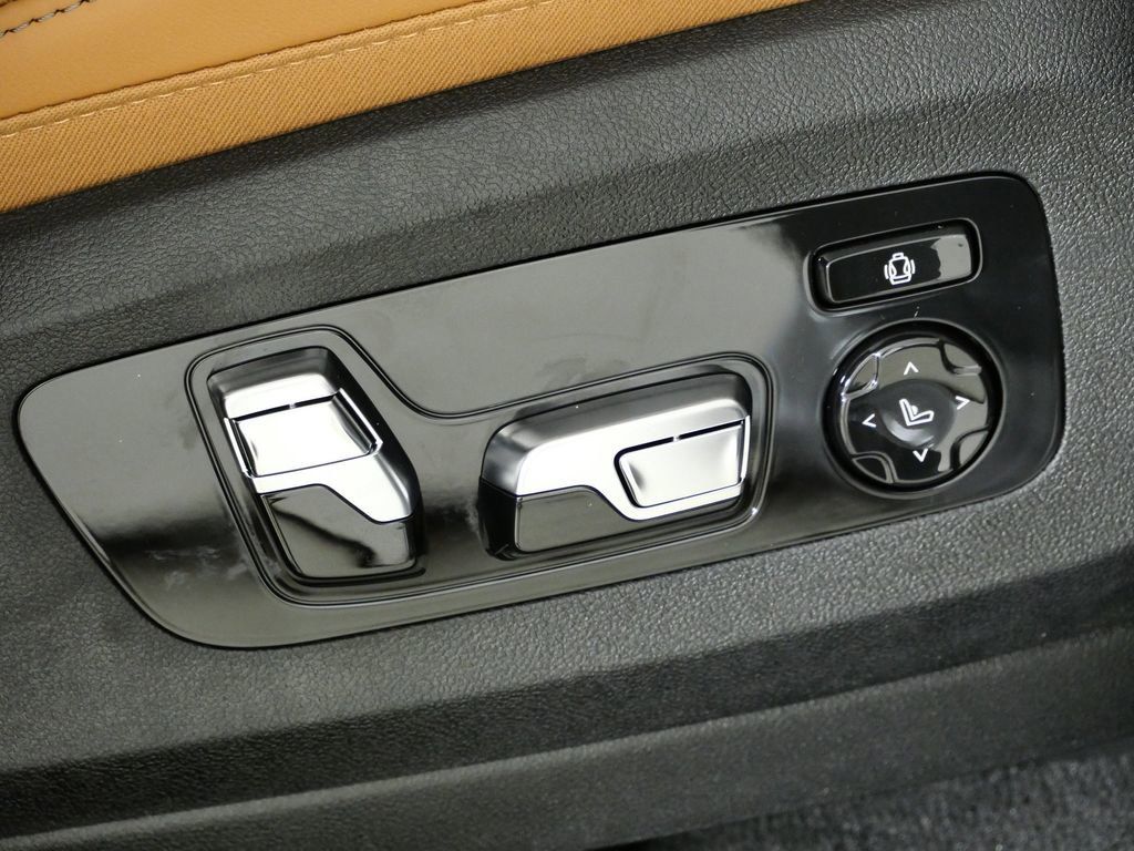 Thumbnail: 2026 BMW X7 - 30