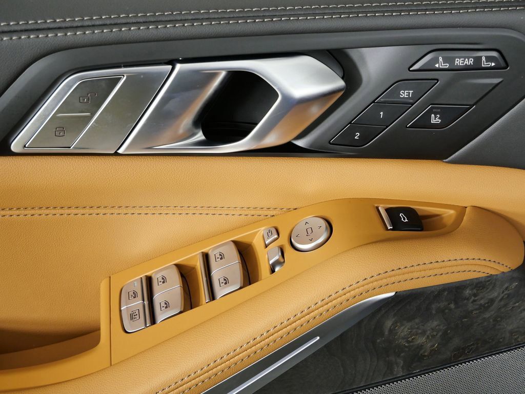 Thumbnail: 2026 BMW X7 - 42