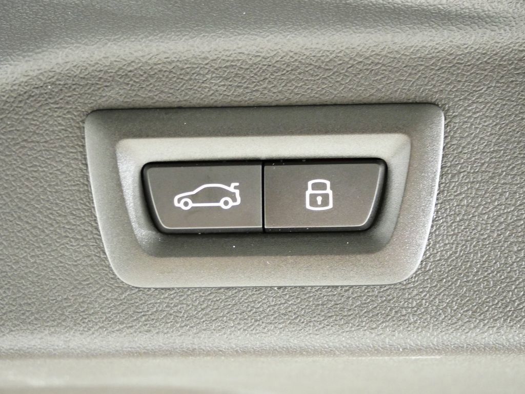 Thumbnail: 2026 BMW X7 - 35