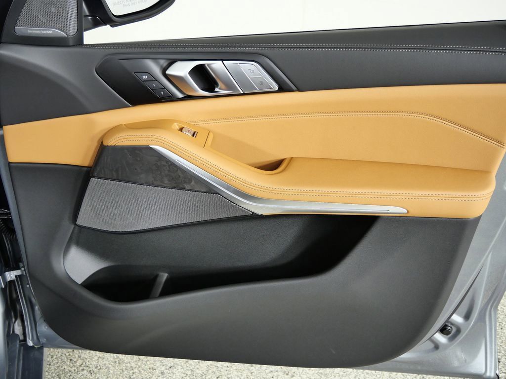 Thumbnail: 2026 BMW X7 - 29