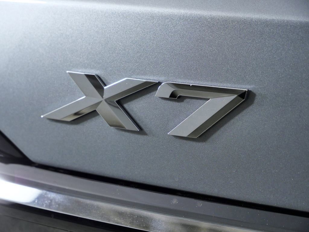 Thumbnail: 2026 BMW X7 - 24