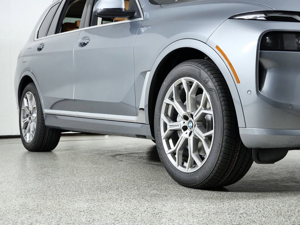 Thumbnail: 2026 BMW X7 - 8