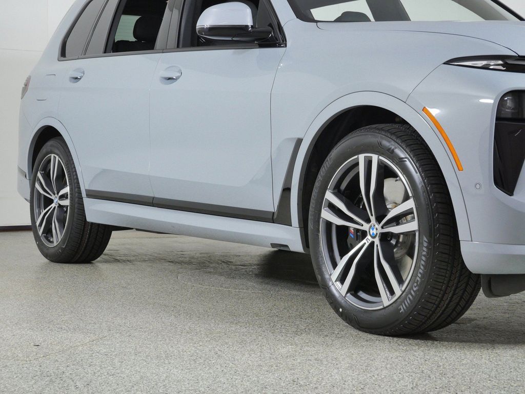 Thumbnail: 2024 BMW X7 - 8