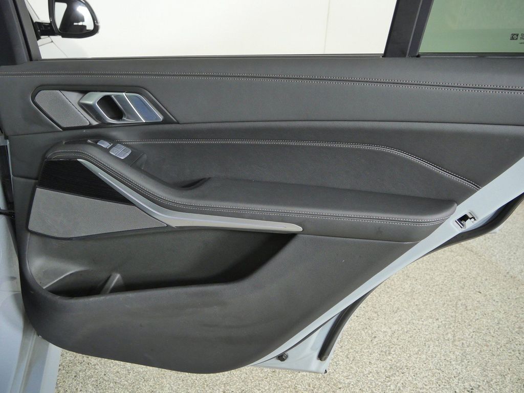 Thumbnail: 2024 BMW X7 - 33