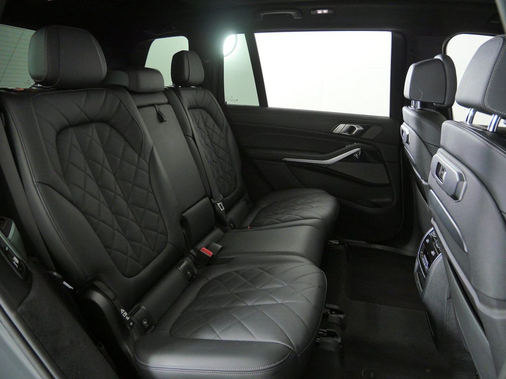 Thumbnail: 2024 BMW X7 - 34