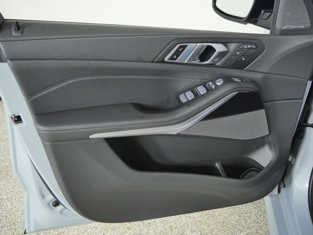 Thumbnail: 2024 BMW X7 - 40