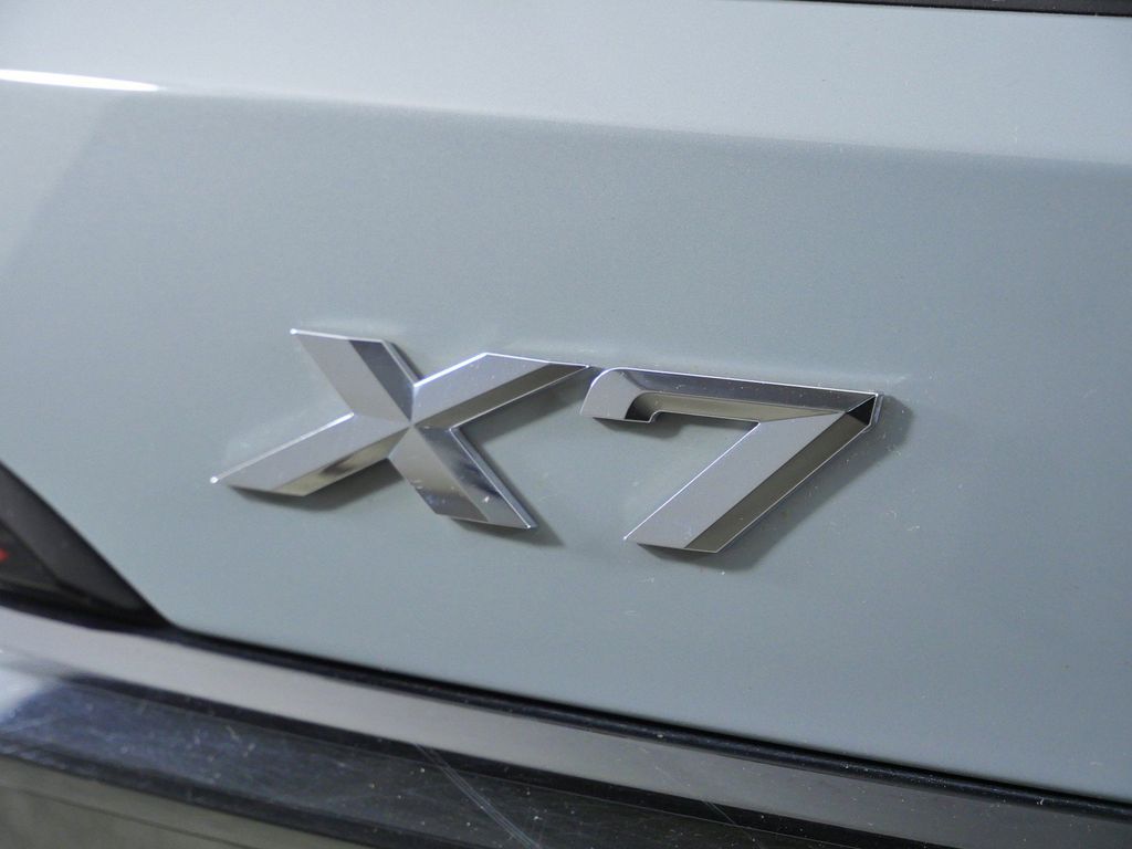 Thumbnail: 2024 BMW X7 - 24