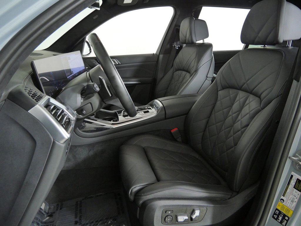 Thumbnail: 2024 BMW X7 - 42