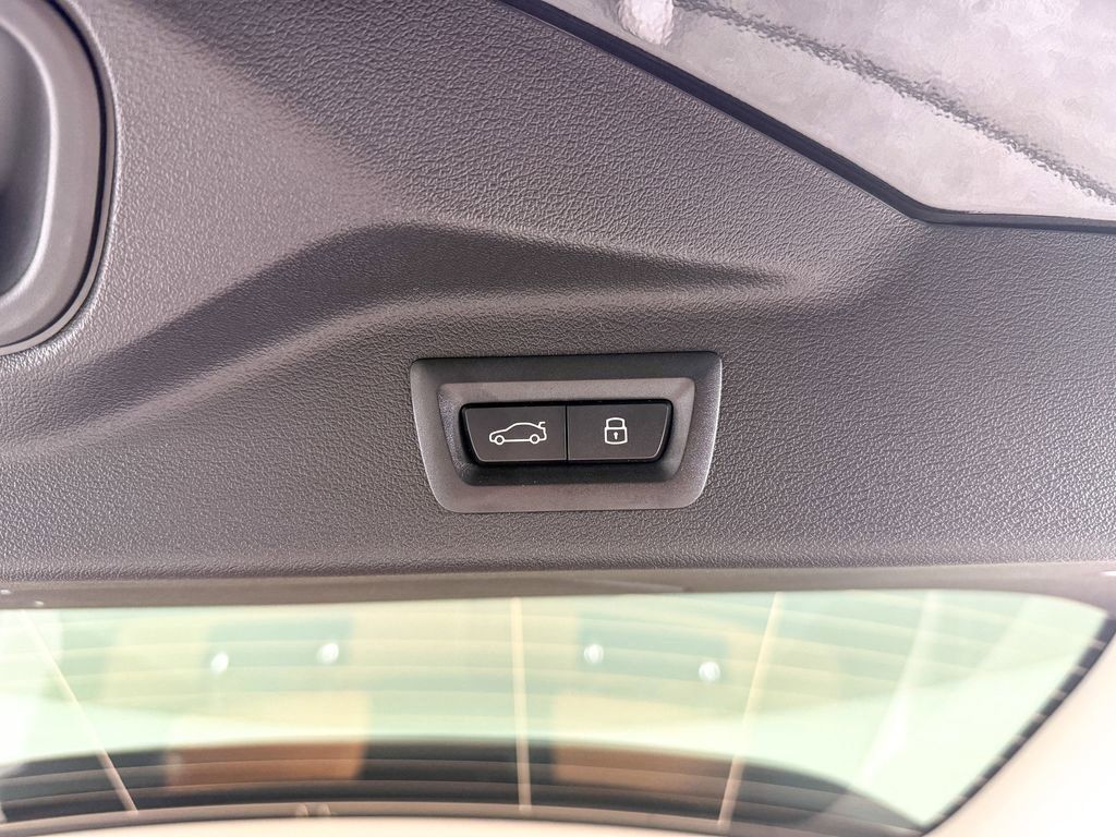 Thumbnail: 2026 BMW X7 - 25