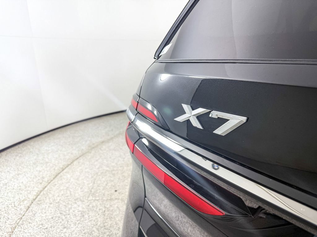 Thumbnail: 2026 BMW X7 - 22