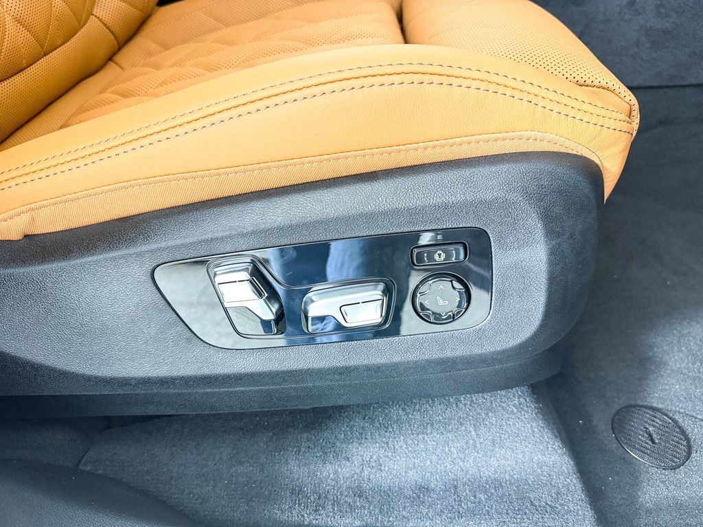 Thumbnail: 2026 BMW X7 - 28