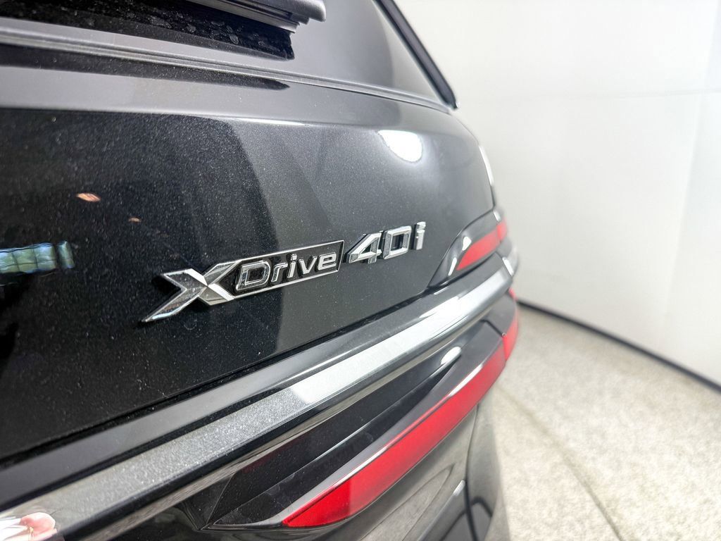 Thumbnail: 2026 BMW X7 - 24