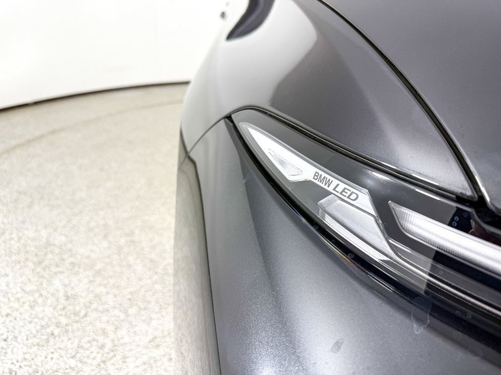 Thumbnail: 2026 BMW X7 - 21