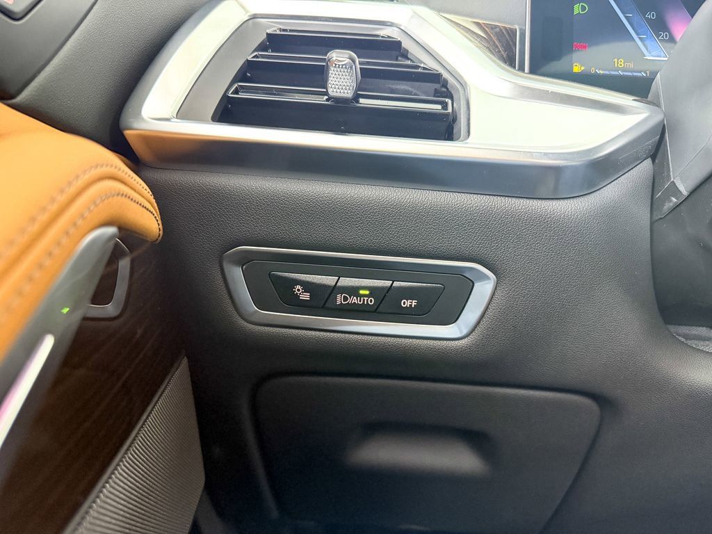 Thumbnail: 2026 BMW X7 - 41