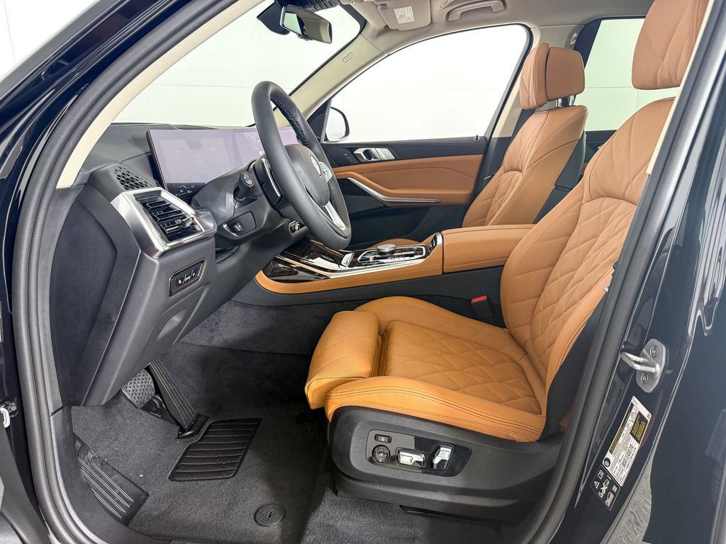 Thumbnail: 2026 BMW X7 - 35