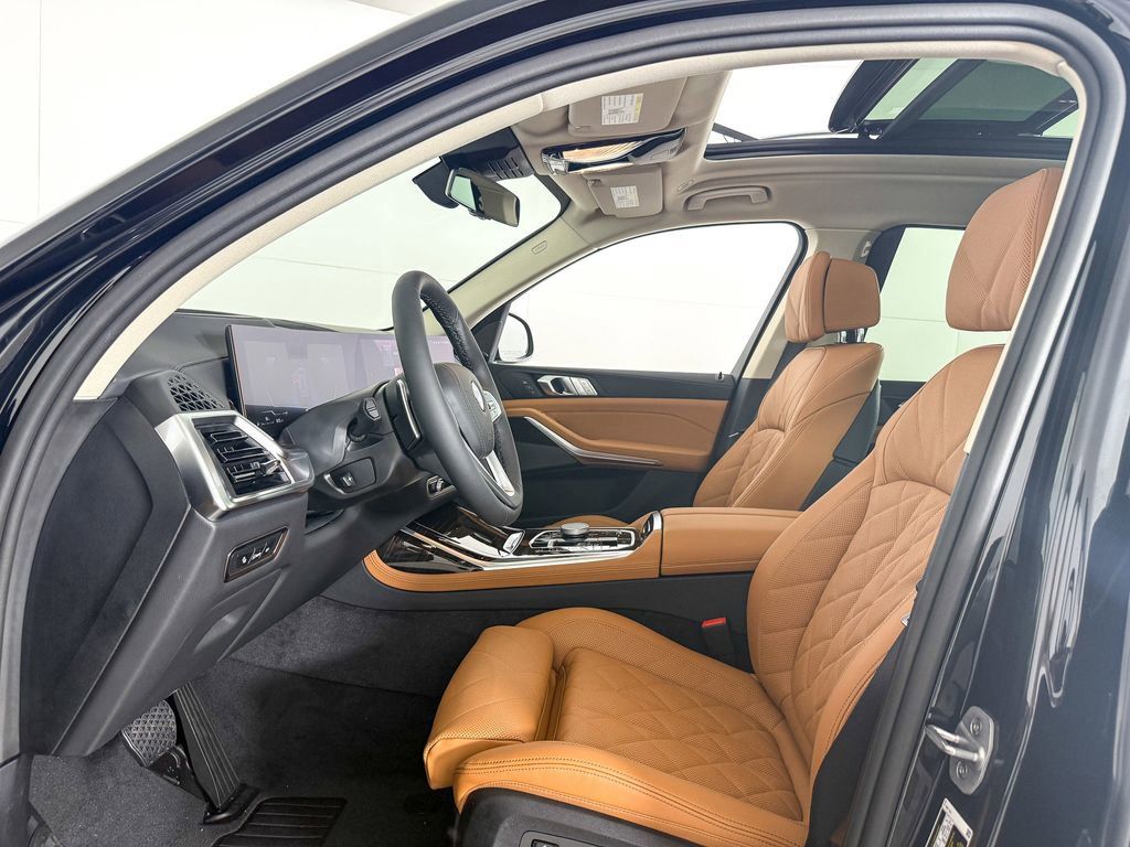 Thumbnail: 2026 BMW X7 - 36